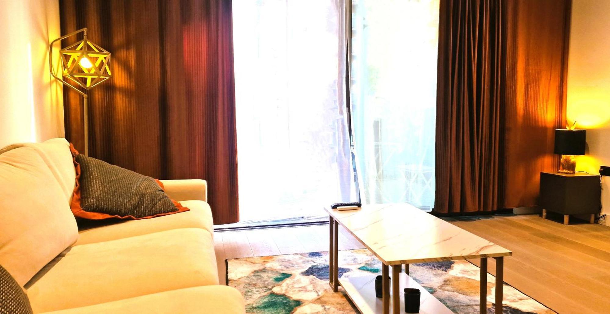 Central London Luxury: Garden View Flat with Balcony Apartment Exterior photo