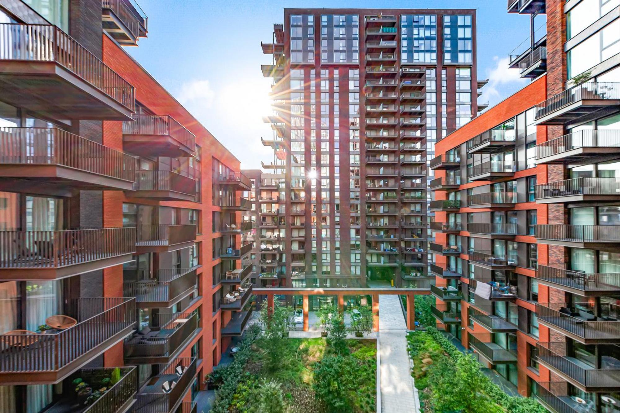 Central London Luxury: Garden View Flat with Balcony Apartment Exterior photo